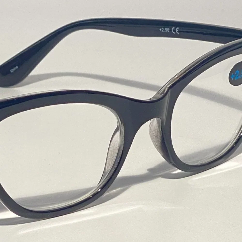 0775 Reading Glasses 2.50 Readers Black Modified Cateye Frames NWT